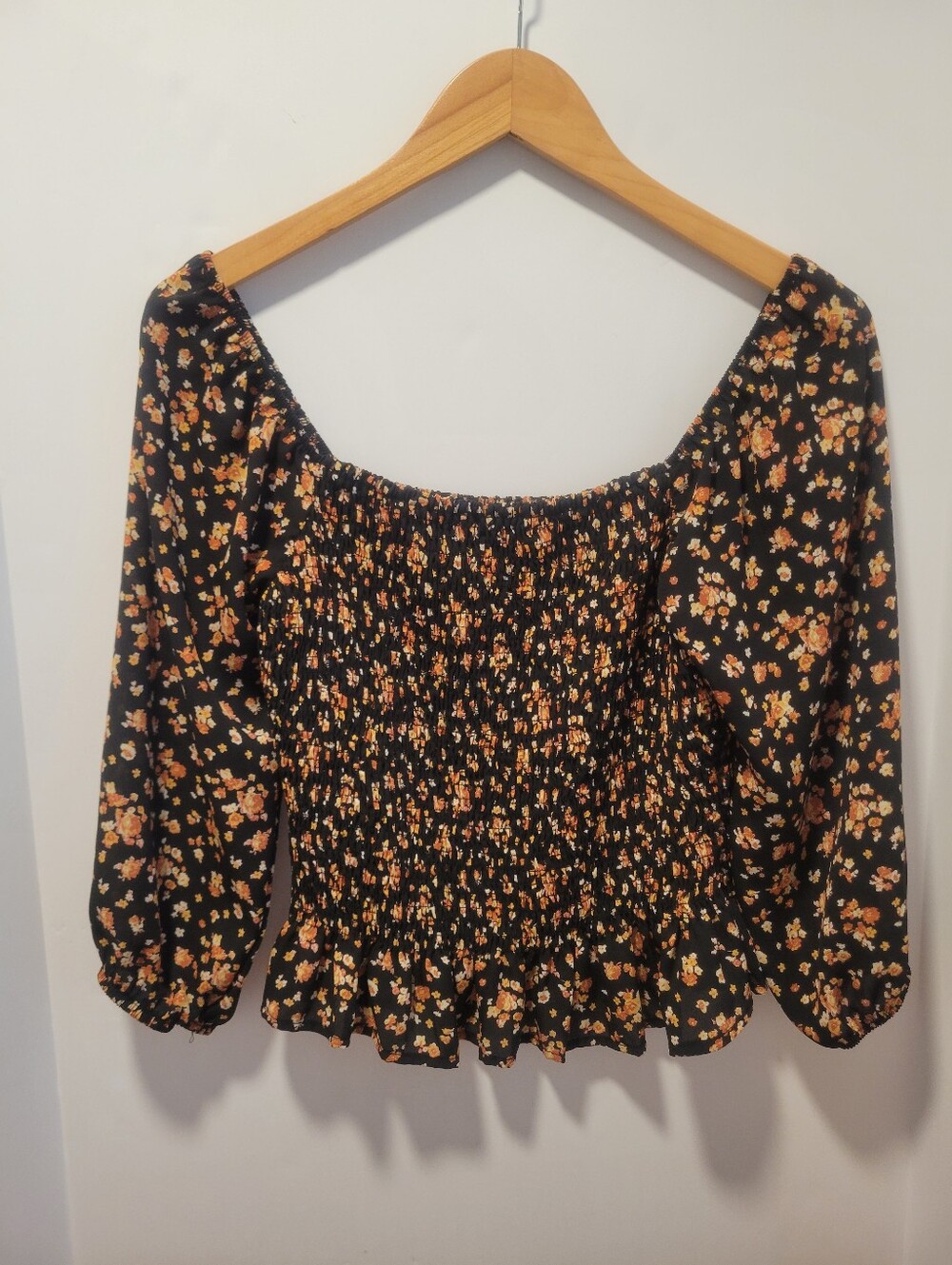 Black Floral Medium Smocked Crop Top with Square Neckline & Ruffle Hem Y2K Fall